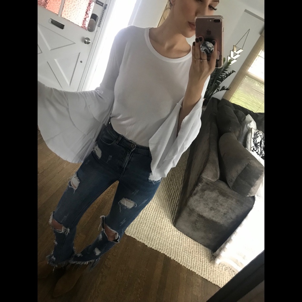 Crew neck bell sleeved top